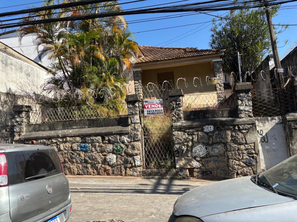 Rua Amaral Costa, 243