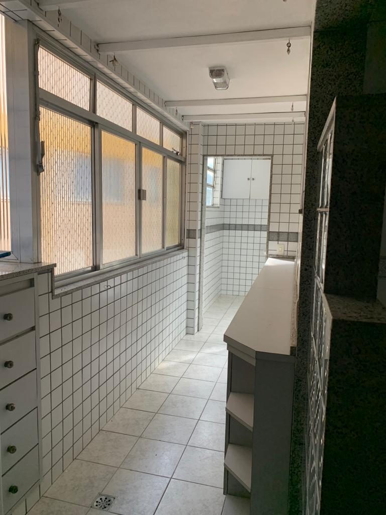 Estrada do Monteiro, 545 BL 2 apt 303.