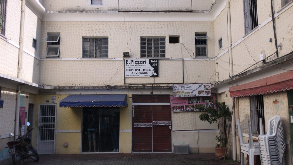 Rua Barcelos Domingos, 33 casa 2 – 302.(Comercial)