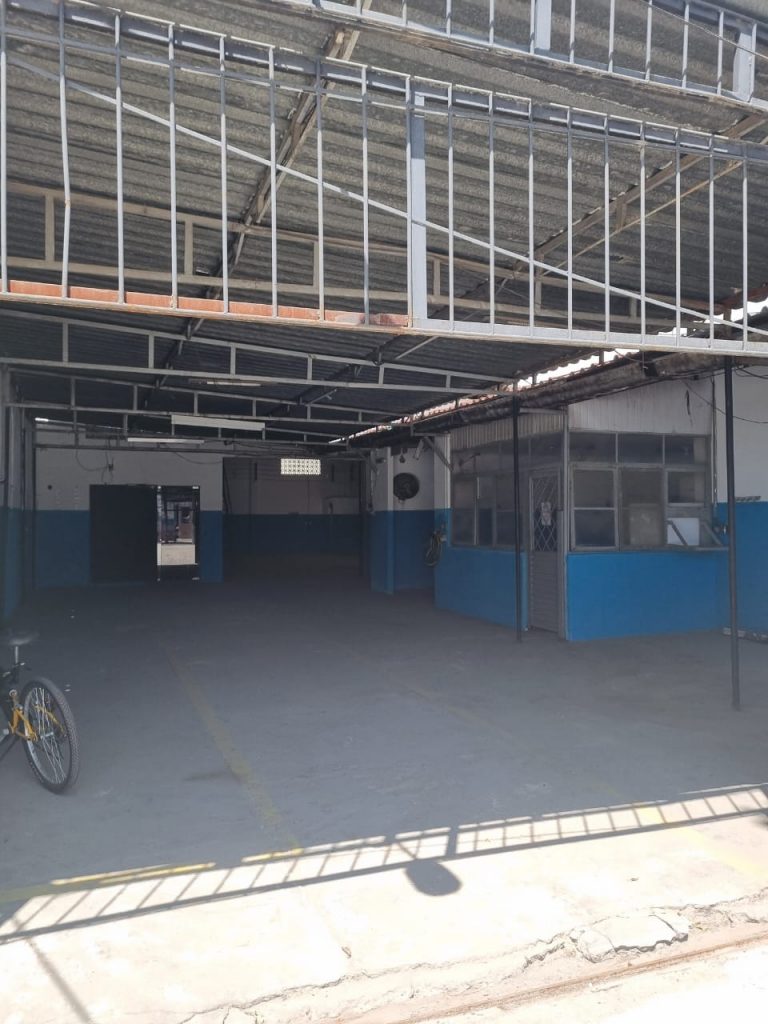 Av. Cesário de Melo, 811 galpão.