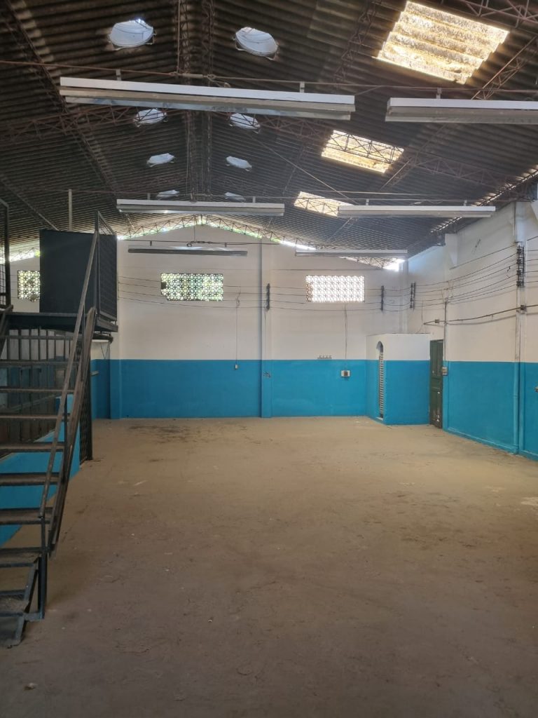 Av. Cesário de Melo, 811 galpão.