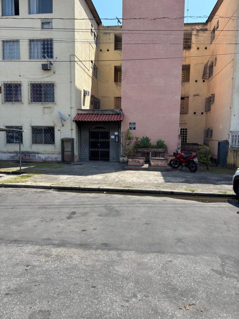Rua Francisco Mota, 850 bloco 8 apt 210.