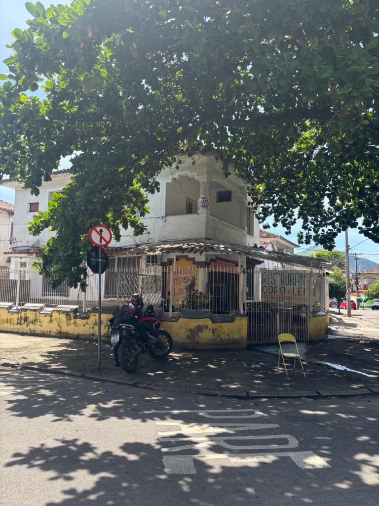 Rua Guaraí, 23 apt 201. (comercial)